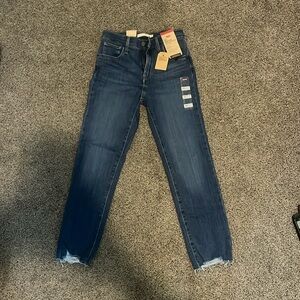 Levi’s 724 High Rise Slim Straight Cropped